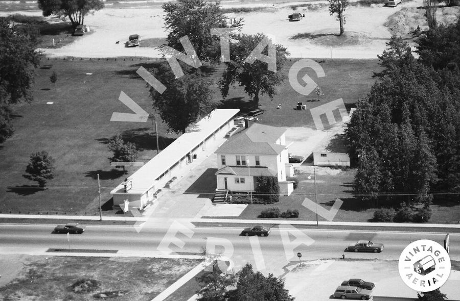 Starlite Beach Motel - 1984 Aerial Photo (newer photo)